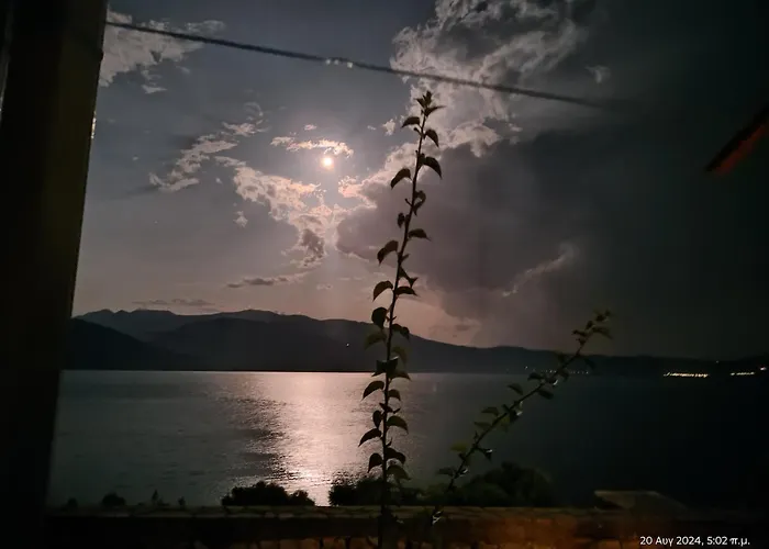 Sparton Amfilohias Παραθαλάσσιο Εξοχικό Filoxenia